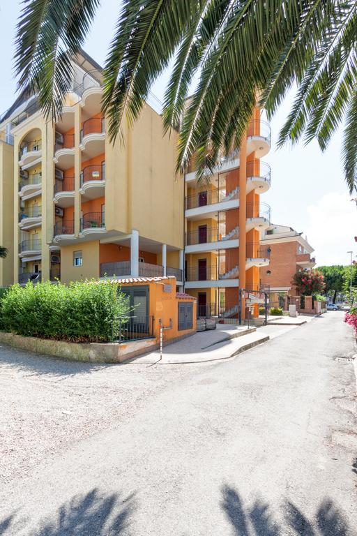 Residence Palazzo Sayonara Tortoreto Exterior photo