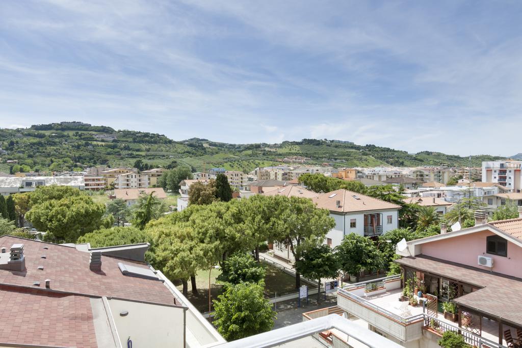 Residence Palazzo Sayonara Tortoreto Exterior photo